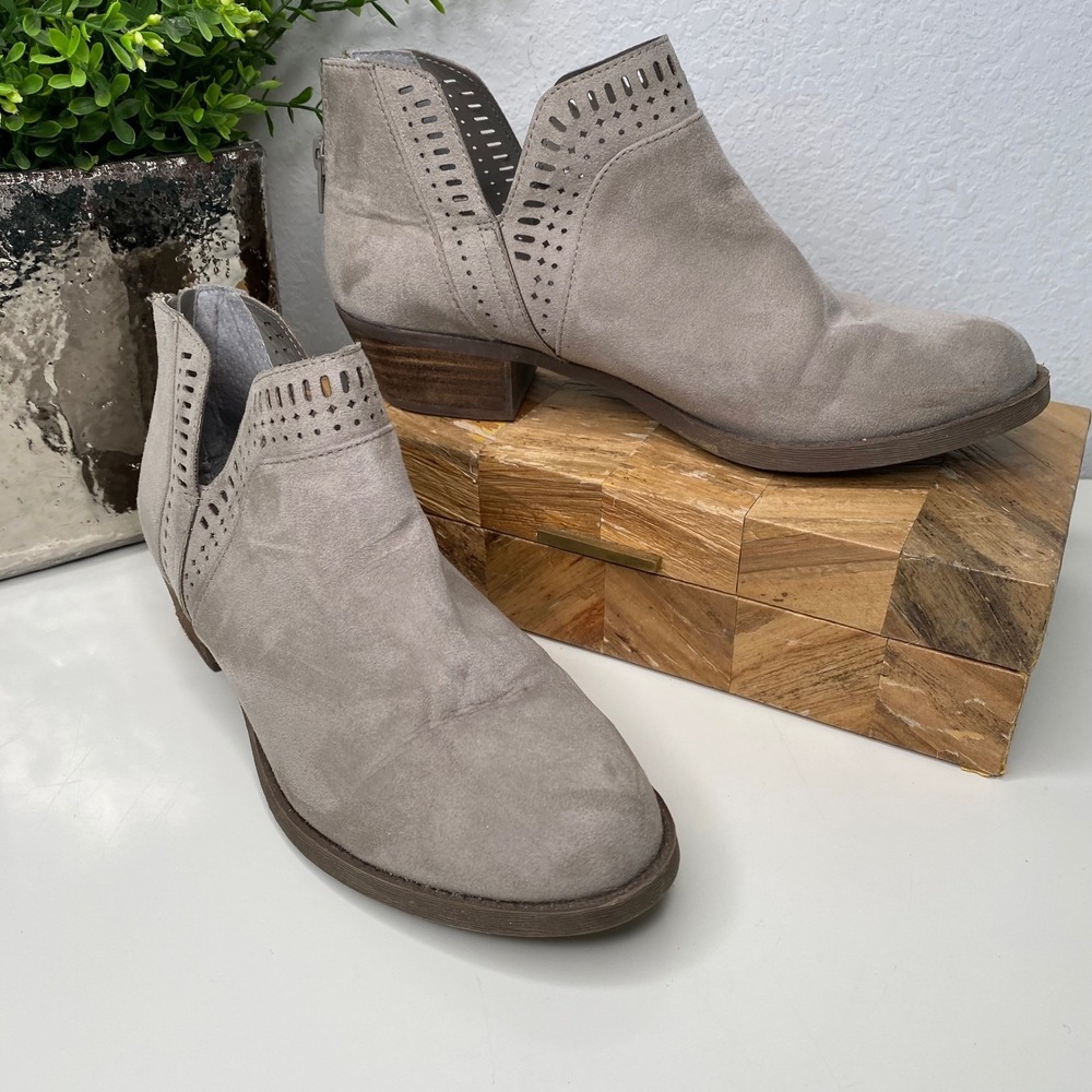 CARLOS BY CARLOS SANTANA Billey Gray Suede Cutout Ankle Boots Zip Back Size 7.5‎